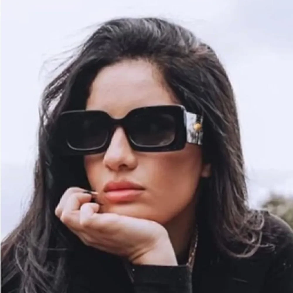 Classic Square Frame Sunglasses